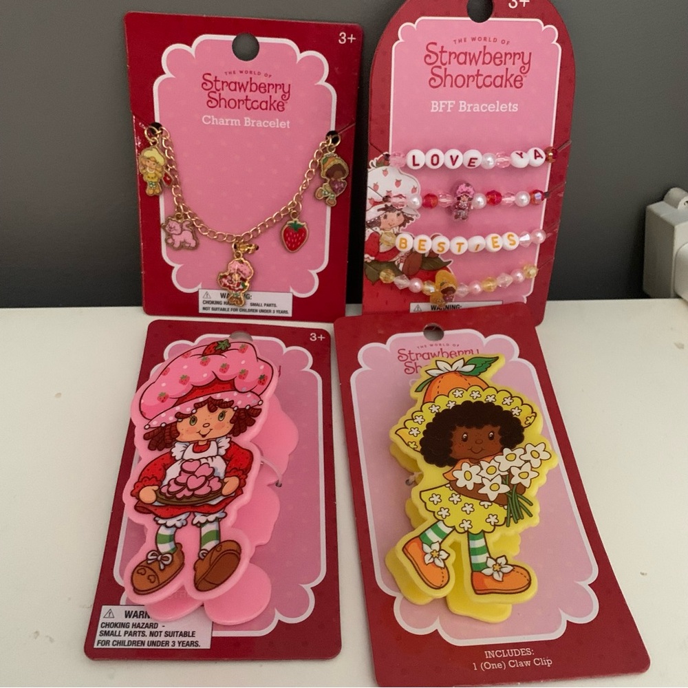 Strawberry Shortcake Kids Pink & Yellow Jewelry and Hair Clip Set
